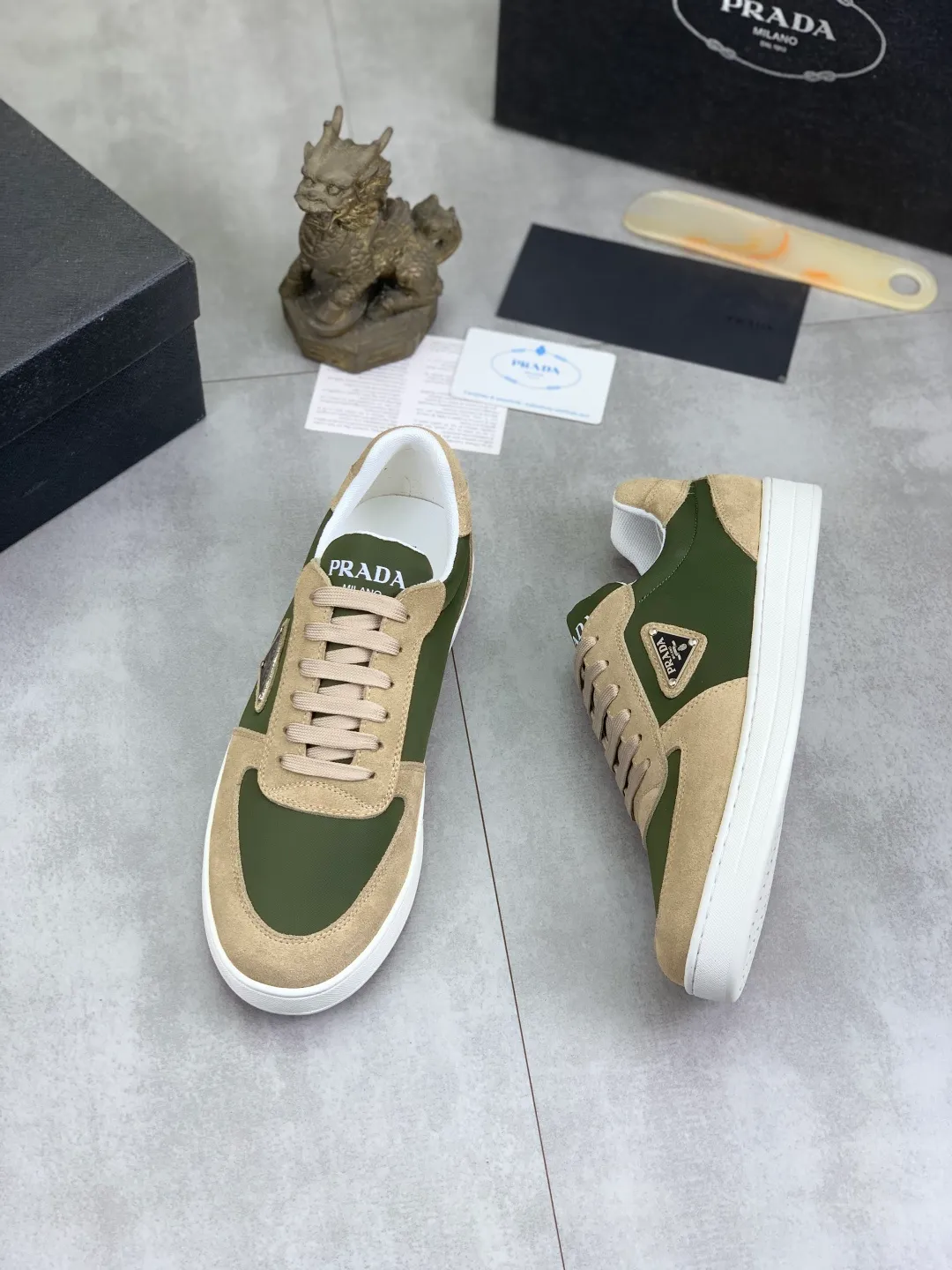 Men's Men's Shoes💰P440💰[New Style] The latest classic model of high-quality PRADA breathable and comfortable men's shoes has been launched on the official website in 1:1 reproduction, synchronized in Hong Kong counters and on the same catwalk; all made of calfskin with breathable mesh fabric ➕Imported soft and comfortable sheep Leather lining, 🍡🍡original 1:1 rubber outsole, non-slip and wear-resistant; comfortable to wear, attractive style, fine workmanship, and simple and neat shoe last, showing a man's courage and toughness, 👍size 38 to 44; 5️⃣colors🉑️ to choose from
